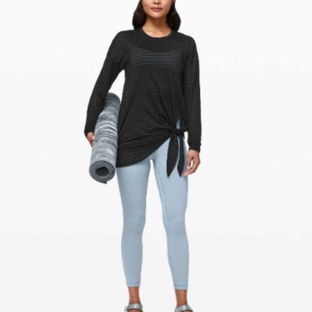 Lululemon / Tie Your Practice Long Sleeve Stripe / Sz 10